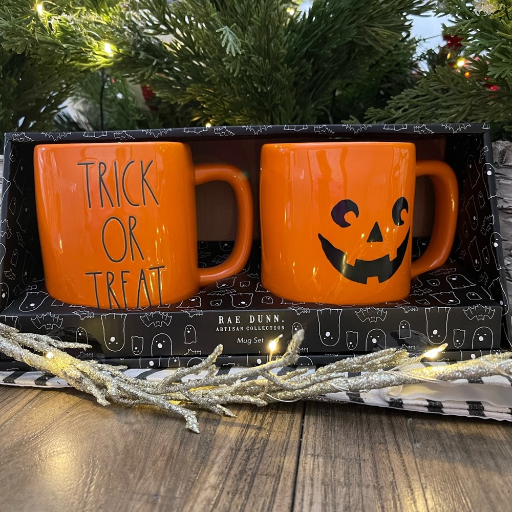 NEW in Box Rae Dunn TRICK OR TREAT & Jack o Lantern Face 🎃 Ceramic Mug Set